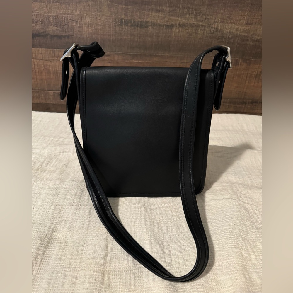 Vintage Coach Legacy Studio Black Leather Flap Crossbody / shoulder Bag